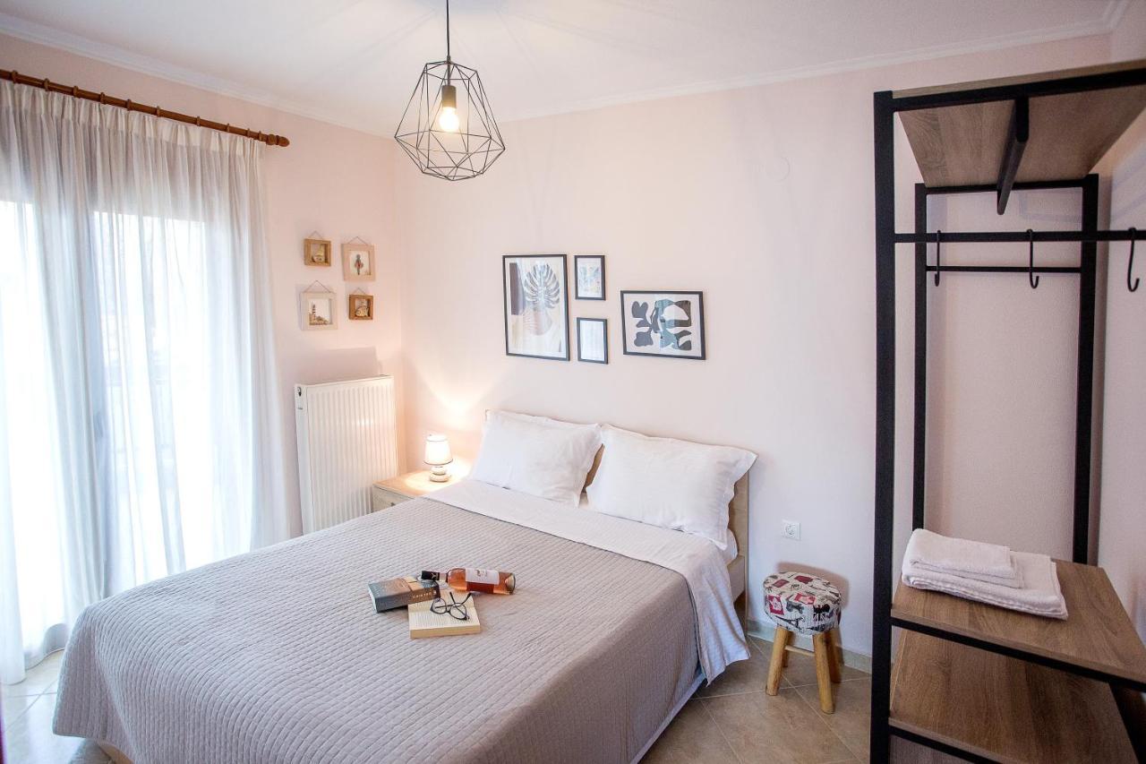 Konstantina&Evgenia Deluxe Apartment Néa Péramos Zewnętrze zdjęcie