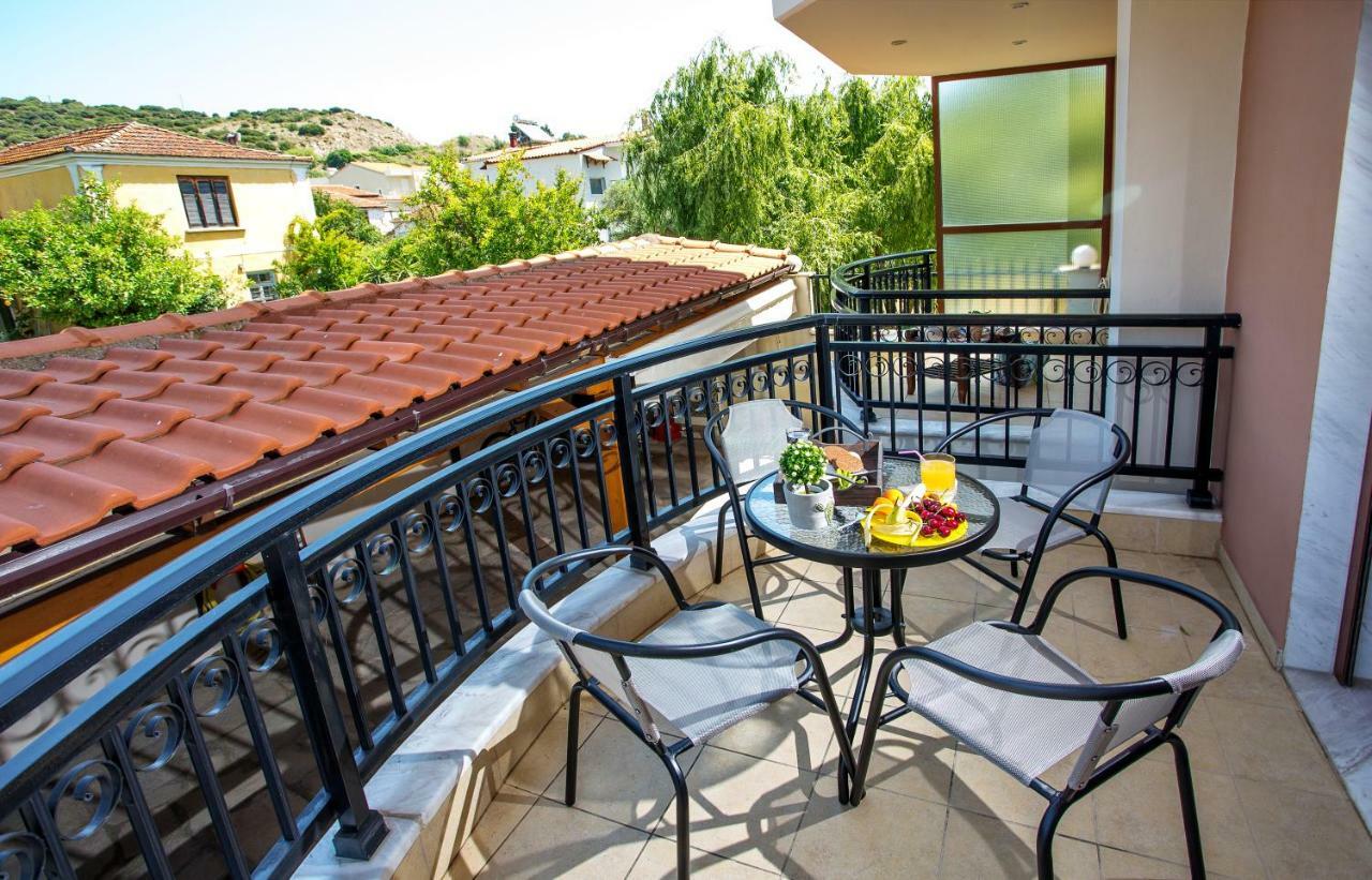 Konstantina&Evgenia Deluxe Apartment Néa Péramos Zewnętrze zdjęcie
